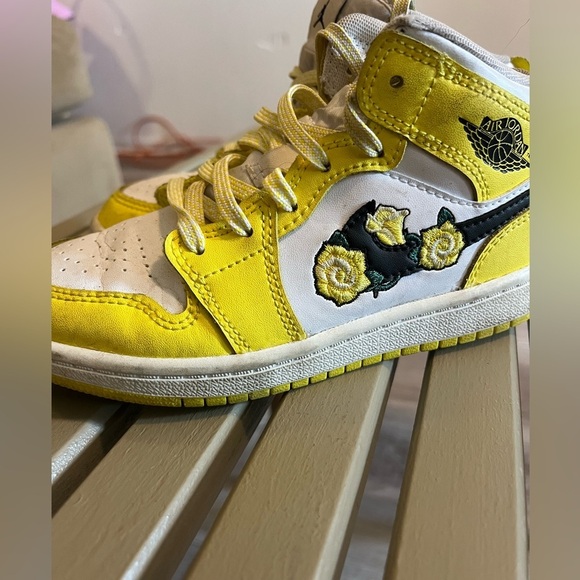 Jordan Other - Air Jordan ‘Rose Patch - Dynamic Yellow’